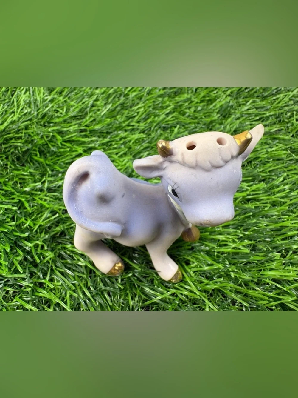 Vintage Victoria Ceramics Ceramic Cow Salt and Pepper Shakers